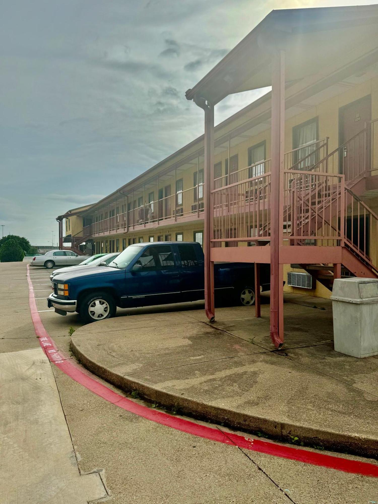 Seagoville Inn Exterior photo